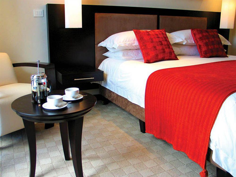 Urban Chic Boutique Hotel & Cafe كيب تاون الغرفة الصورة
